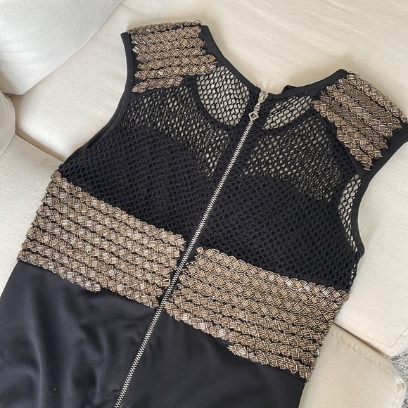 Worn once. European beaded, black mesh, faux zipper dress. A few loose beads - Picture 4 of 4